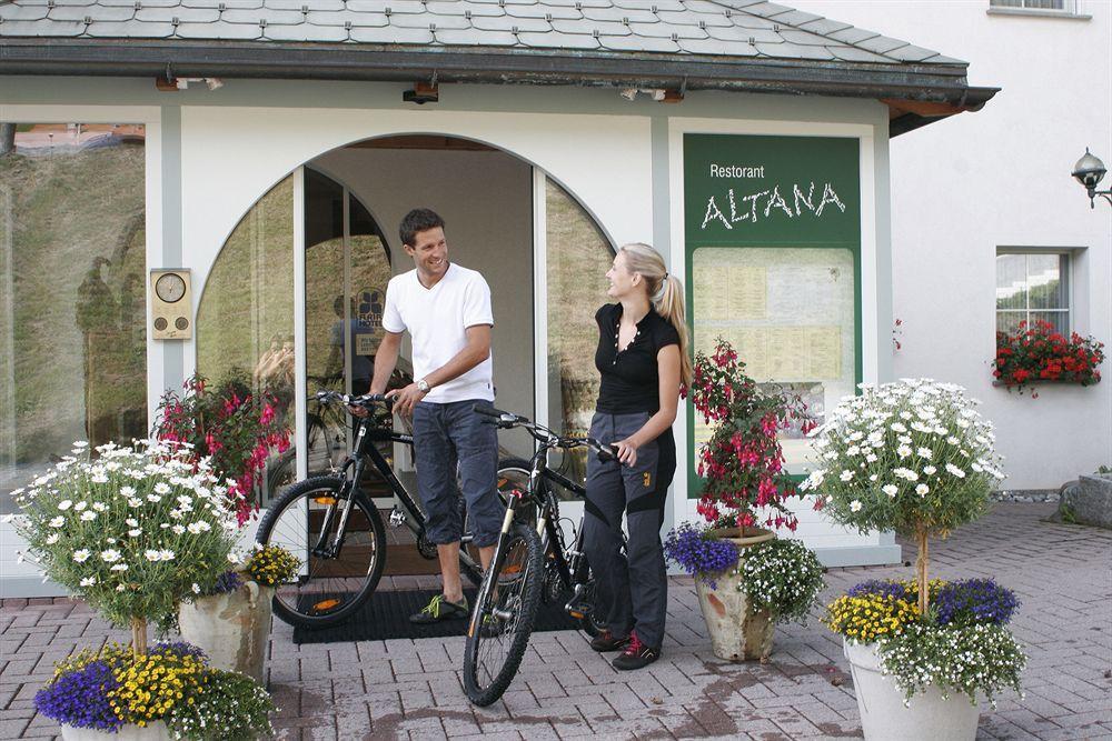 Typically Swiss Hotel Altana Скуол Екстериор снимка