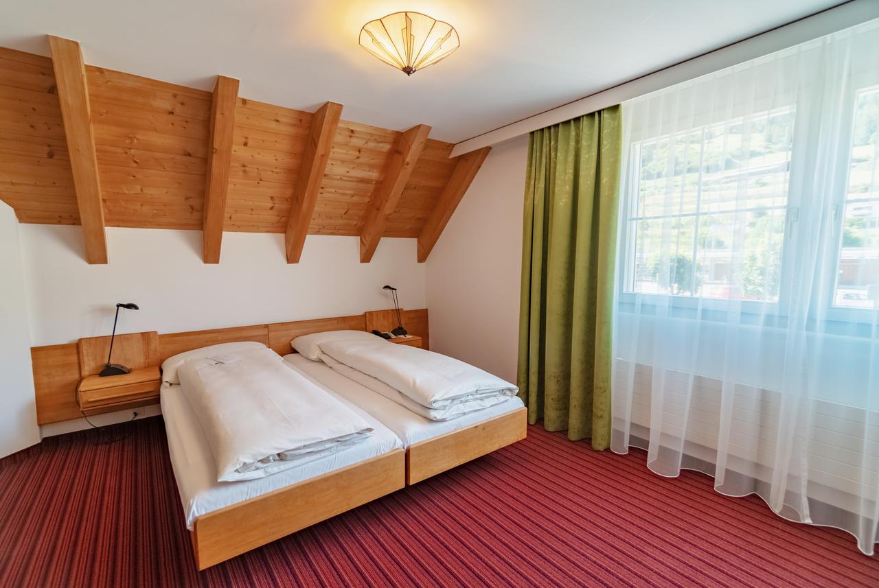 Typically Swiss Hotel Altana Скуол Екстериор снимка